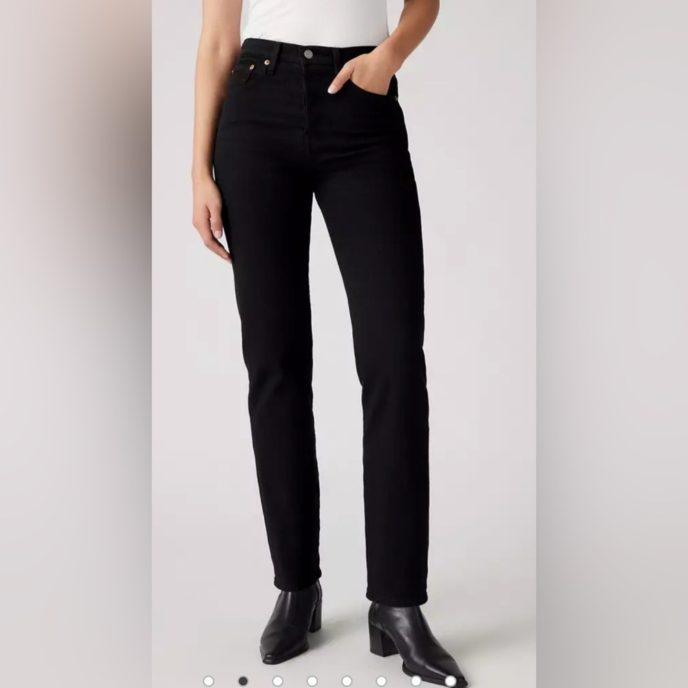 LEVI’S PREMIUM DENIM - WEDGIE STRAIGHT - 27 WAIST - PRE OWNED - GREAT COND.